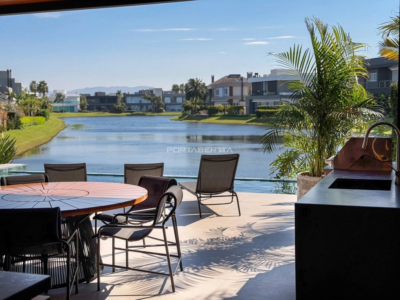 Sobrado beira lago, mobiliado e decorado, condomínio Enseada.: 45ª foto da galeria de imagens do imóvel