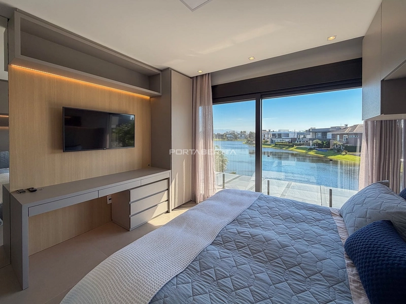 Sobrado beira lago, mobiliado e decorado, condomínio Enseada.: 17ª foto da galeria de imagens do imóvel