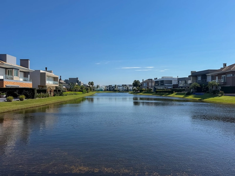 Sobrado beira lago, mobiliado e decorado, condomínio Enseada.: 40ª foto da galeria de imagens do imóvel