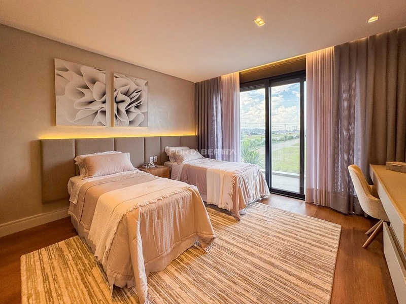 Sobrado de esquina, beira lago, mobiliado e decorado, condomínio Sense: 4ª foto da galeria de imagens do imóvel