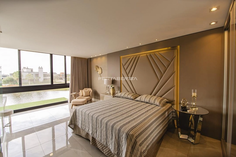 Sobrado beira lago, mobiliado e decorado, condomínio Sense: 2ª foto da galeria de imagens do imóvel