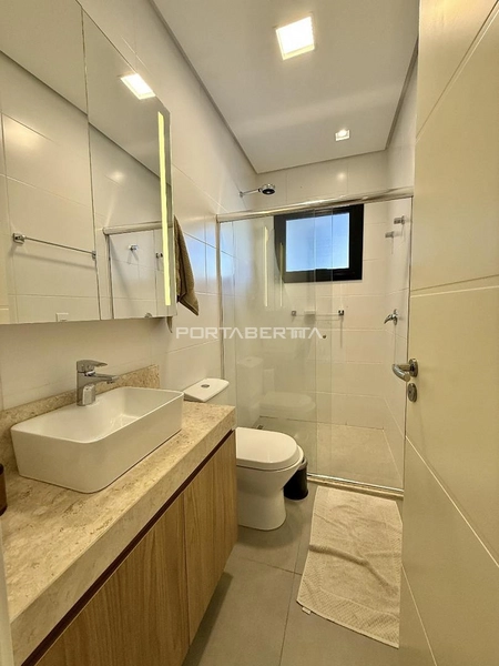 Casa com 04 suítes à venda no condomínio Las Palmas em Xangri-lá RS: 4ª foto da galeria de imagens do imóvel