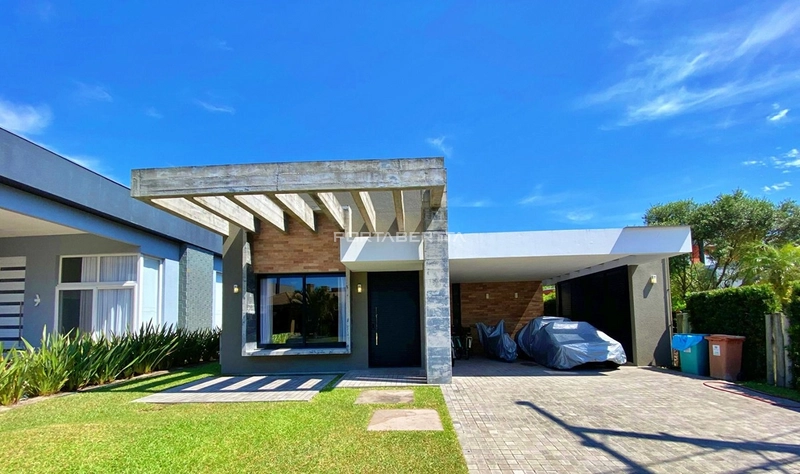Casa térrea mobiliada e decorada, condomínio Sea Coast: 1ª foto da galeria de imagens do imóvel