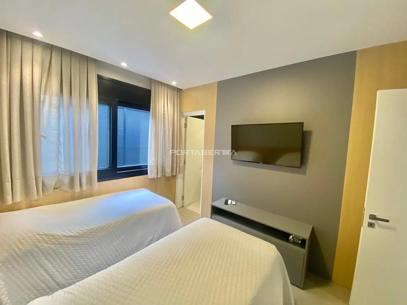 Sobrado beira lago, mobiliado e decorado, condomínio Sense: 4ª foto da galeria de imagens do imóvel