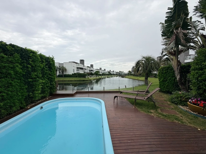 Sobrado beira lago, mobiliado e decorado, condomínio Rossi Atlântida: 19ª foto da galeria de imagens do imóvel