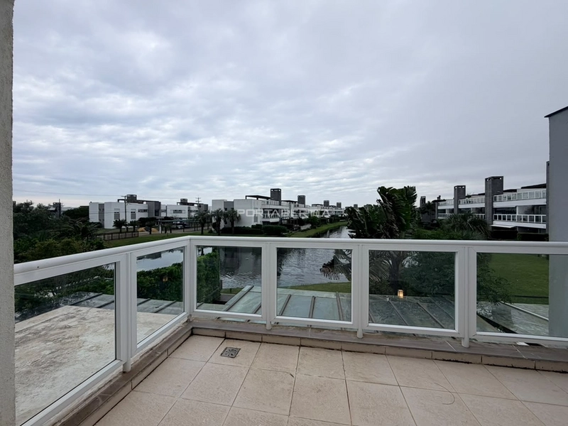 Sobrado beira lago, mobiliado e decorado, condomínio Rossi Atlântida: 28ª foto da galeria de imagens do imóvel