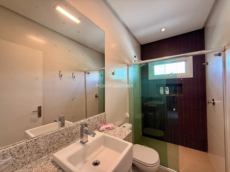 Sobrado Beira Lago, mobiliado e decorado, condomínio Enseada: 5ª foto da galeria de imagens do imóvel