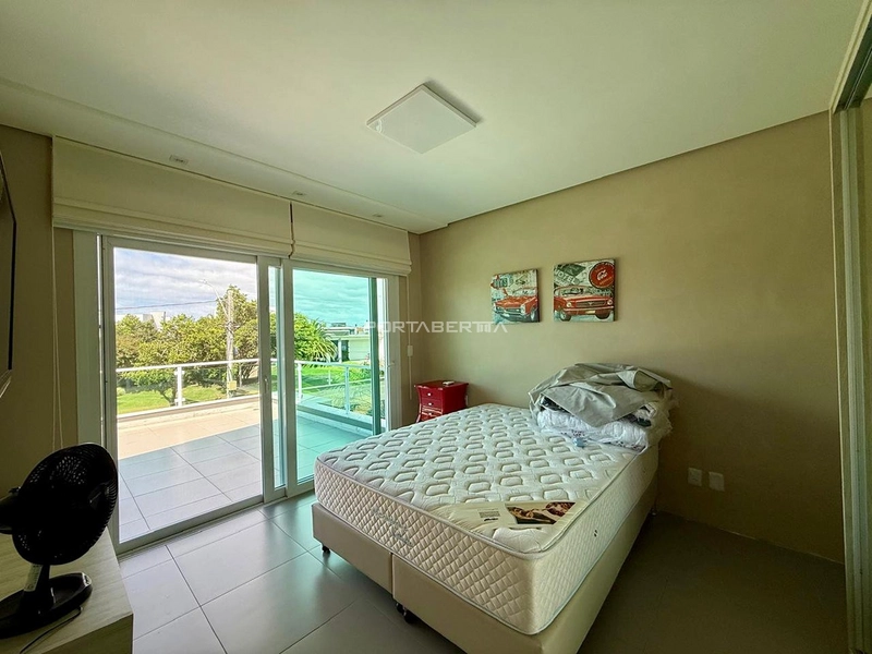 Sobrado Beira Lago, mobiliado e decorado, condomínio Enseada: 2ª foto da galeria de imagens do imóvel