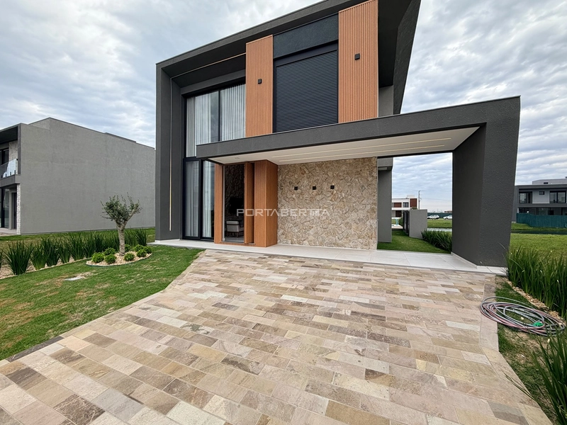 Sobrado beira lago, mobiliado e decorado, condomínio Zen: 3ª foto da galeria de imagens do imóvel
