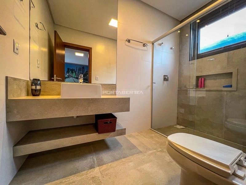 Sobrado beira lago, mobiliado e decorado, condomínio Enseada.: 16ª foto da galeria de imagens do imóvel