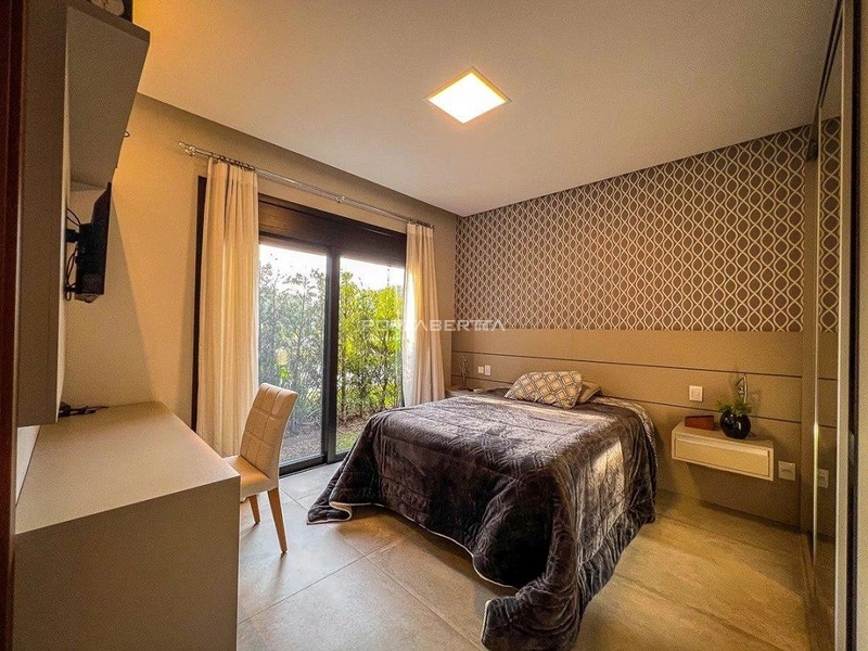 Sobrado beira lago, mobiliado e decorado, condomínio Enseada.: 7ª foto da galeria de imagens do imóvel