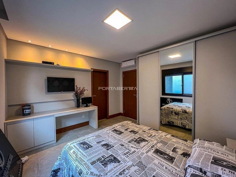 Sobrado beira lago, mobiliado e decorado, condomínio Enseada.: 2ª foto da galeria de imagens do imóvel