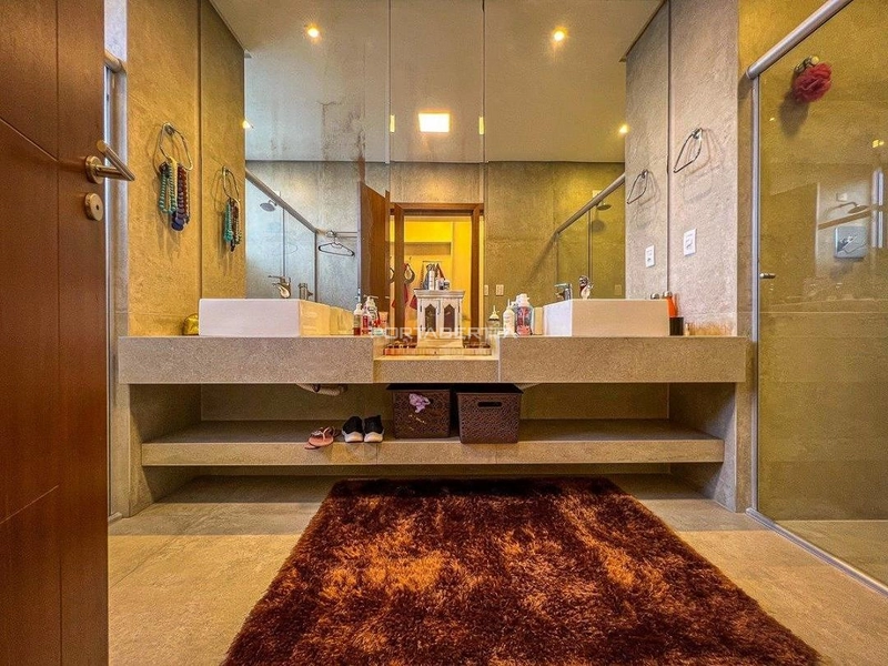 Sobrado beira lago, mobiliado e decorado, condomínio Enseada.: 4ª foto da galeria de imagens do imóvel