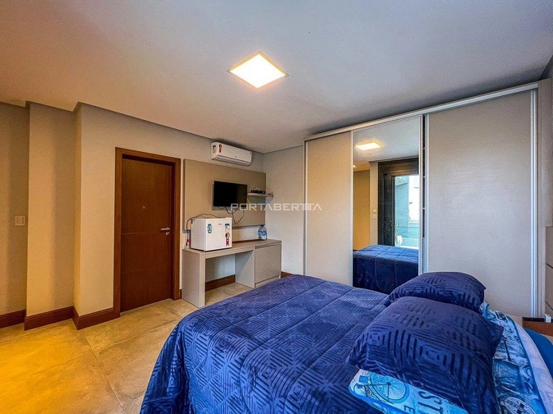 Sobrado beira lago, mobiliado e decorado, condomínio Enseada.: 29ª foto da galeria de imagens do imóvel