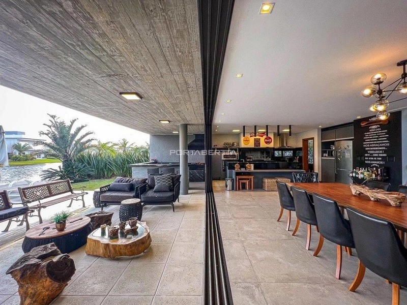 Sobrado beira lago, mobiliado e decorado, condomínio Enseada.: 33ª foto da galeria de imagens do imóvel