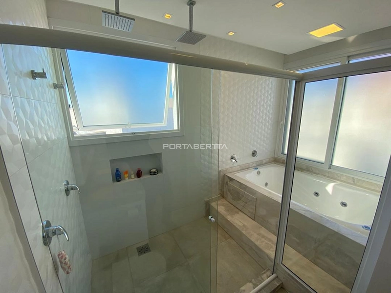 Casa com 04 suítes à venda no condomínio Las Palmas em Xangri-lá RS: 2ª foto da galeria de imagens do imóvel