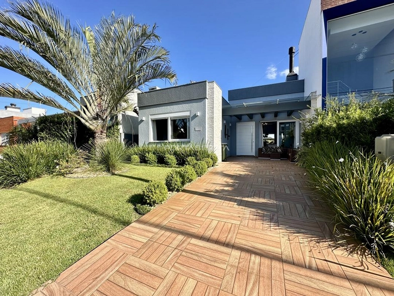 Casa com 03 suítes à venda no condomínio Las Palmas em Xangri-lá RS: 1ª foto da galeria de imagens do imóvel
