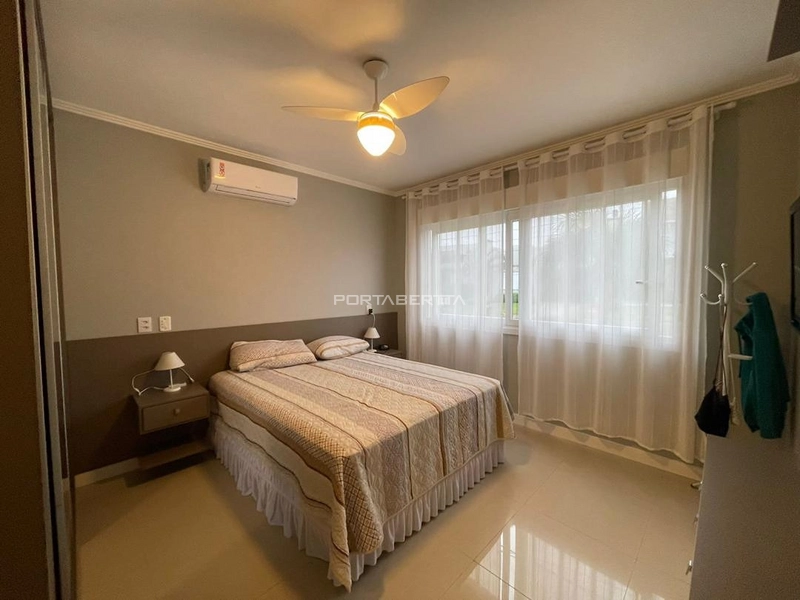 Casa com 03 suítes à venda no condomínio Las Palmas em Xangri-lá RS: 4ª foto da galeria de imagens do imóvel