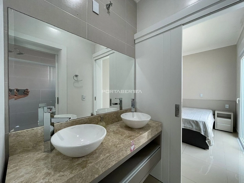 Casa com 04 suítes à venda no condomínio Las Palmas em Xangri-lá RS: 2ª foto da galeria de imagens do imóvel