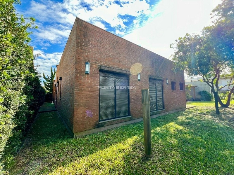 Casa com 04 suítes no condomínio Ventura em Xangri-lá RS: 18ª foto da galeria de imagens do imóvel