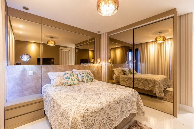 Sobrado beira lago, mobiliado e decorado, condomínio Enseada.: 2ª foto da galeria de imagens do imóvel