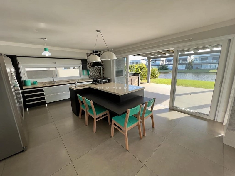 Sobrado beira lago, condomínio Enseada: 18ª foto da galeria de imagens do imóvel