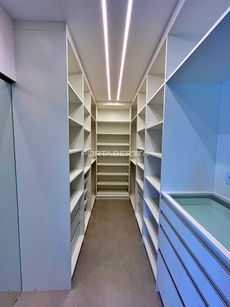 Sobrado novo, mobiliado e decorado, condomínio Sunset: 6ª foto da galeria de imagens do imóvel