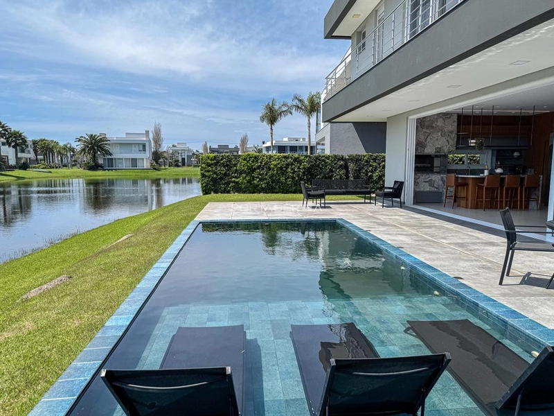 Sobrado beira lago, mobiliado e decorado, condomínio Enseada.: 27ª foto da galeria de imagens do imóvel