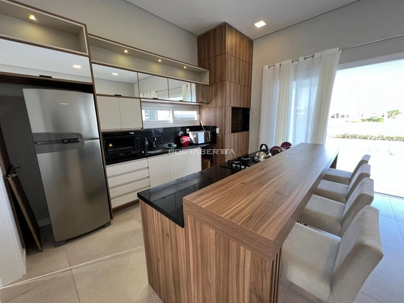 Casa térrea beira lago, mobiliado e decorado, condomínio Enseada.: 23ª foto da galeria de imagens do imóvel