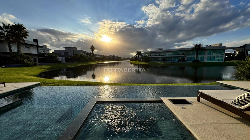 Sobrado beira lago, mobiliado e decorado, condomínio Enseada.: 14ª foto da galeria de imagens do imóvel