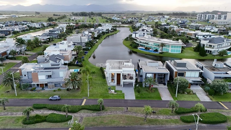 Sobrado beira lago, mobiliado e decorado, condomínio Enseada.: 41ª foto da galeria de imagens do imóvel