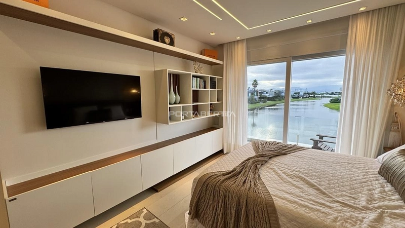 Sobrado beira lago, mobiliado e decorado, condomínio Enseada.: 36ª foto da galeria de imagens do imóvel