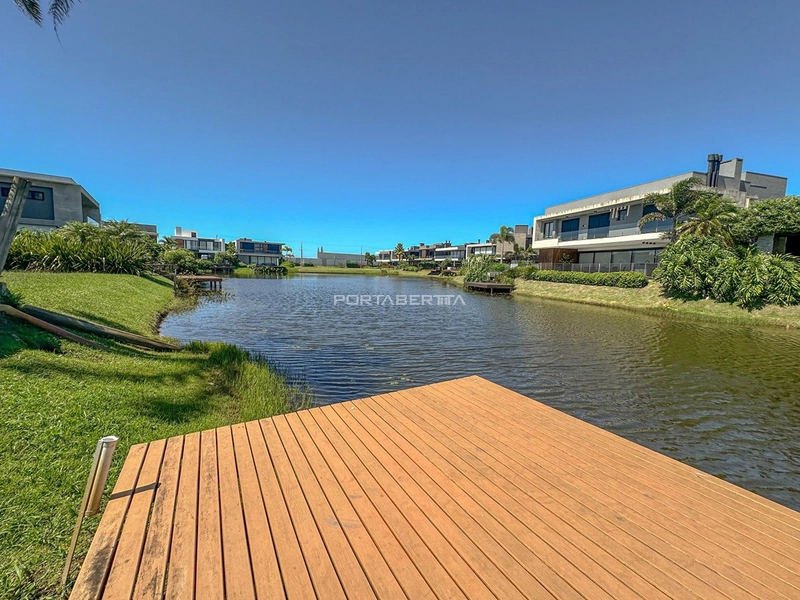 Sobrado beira lago, mobiliado e decorado, condomínio Sense: 21ª foto da galeria de imagens do imóvel