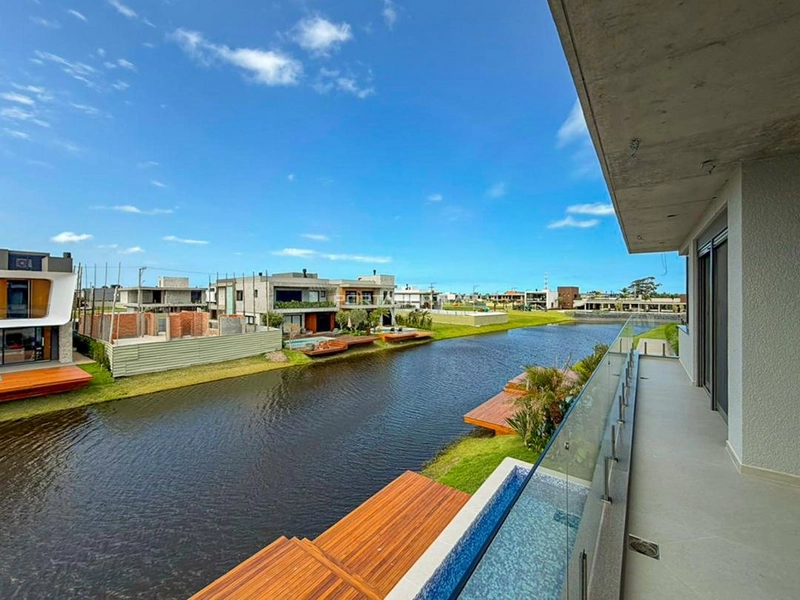 Sobrado novo, beira lago, condomínio Amare: 10ª foto da galeria de imagens do imóvel