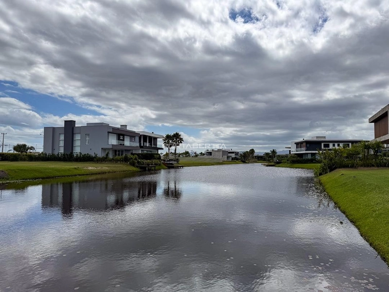 Sobrado beira lago, mobiliado e decorado, condomínio Sense: 23ª foto da galeria de imagens do imóvel
