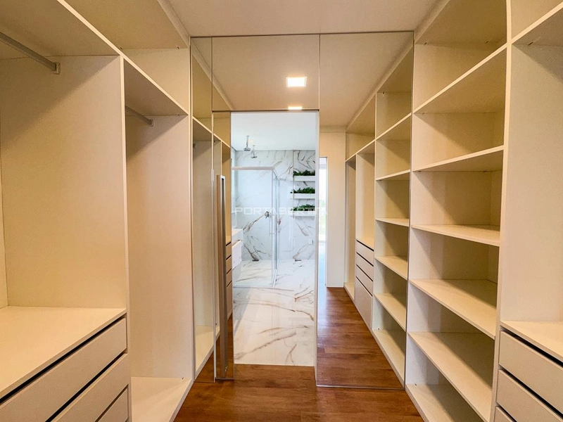 Sobrado beira lago, mobiliado e decorado, condomínio Sense: 4ª foto da galeria de imagens do imóvel