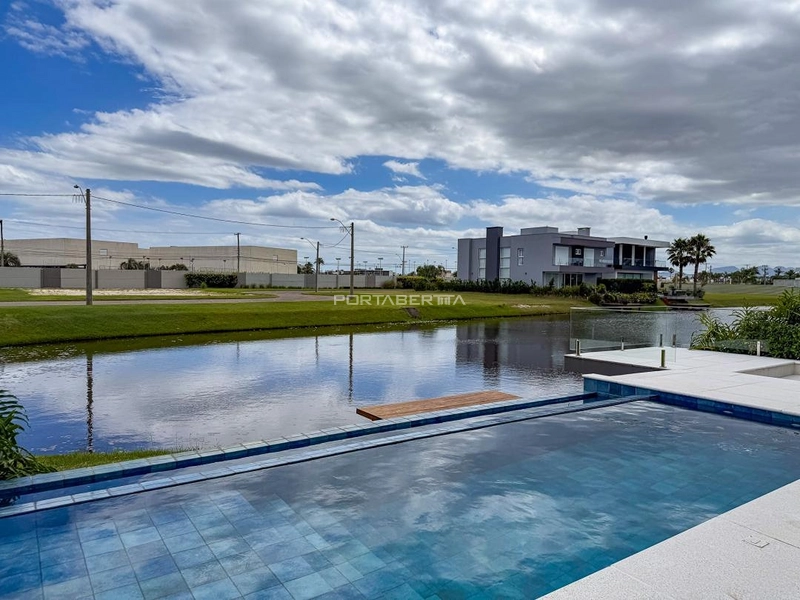 Sobrado beira lago, mobiliado e decorado, condomínio Sense: 25ª foto da galeria de imagens do imóvel
