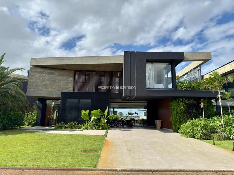 Sobrado beira lago, mobiliado e decorado, condomínio Sense: 1ª foto da galeria de imagens do imóvel