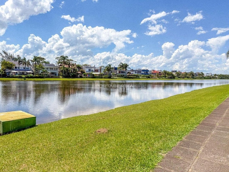 Casa à venda com 04 dormitórios no condomínio Atlântida Lagos Park: 3ª foto da galeria de imagens do imóvel