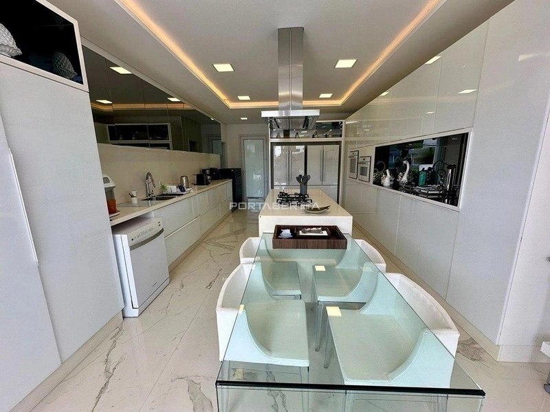 Sobrado beira lago, mobiliado e decorado, condomínio Enseada.: 22ª foto da galeria de imagens do imóvel