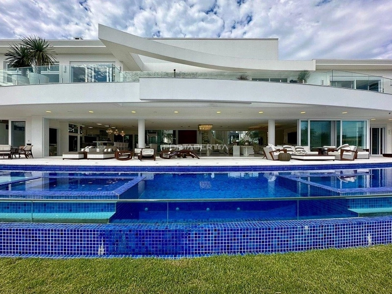 Sobrado beira lago, mobiliado e decorado, condomínio Enseada.: 42ª foto da galeria de imagens do imóvel