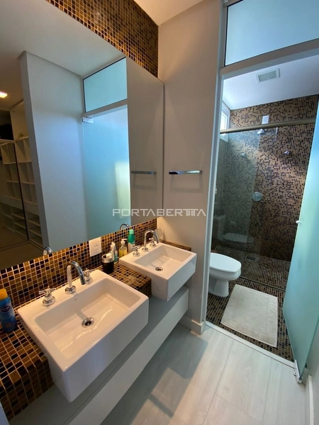 Casa de esquina com 04 suítes no condomínio Ventura em Xangri-lá RS: 4ª foto da galeria de imagens do imóvel