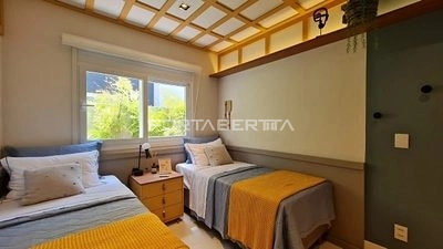Sobrado beira lago, mobiliado e decorado, condomínio Enseada.: 3ª foto da galeria de imagens do imóvel