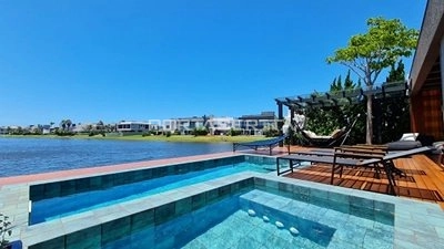 Sobrado beira lago, mobiliado e decorado, condomínio Enseada.: 5ª foto da galeria de imagens do imóvel