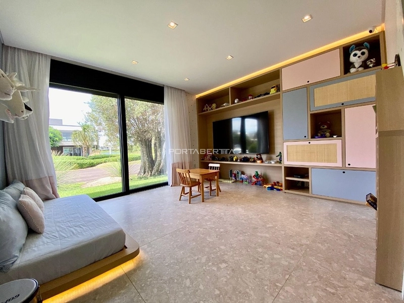 Sobrado beira lago, mobiliado e decorado, condomínio Enseada.: 3ª foto da galeria de imagens do imóvel