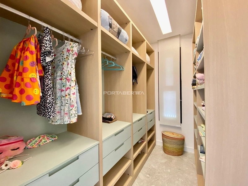 Sobrado beira lago, mobiliado e decorado, condomínio Enseada.: 10ª foto da galeria de imagens do imóvel
