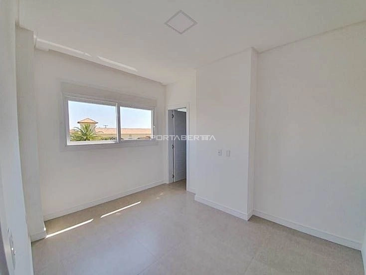 Casa com 04 suítes à venda no condomínio Las Palmas em Xangri-lá RS: 5ª foto da galeria de imagens do imóvel