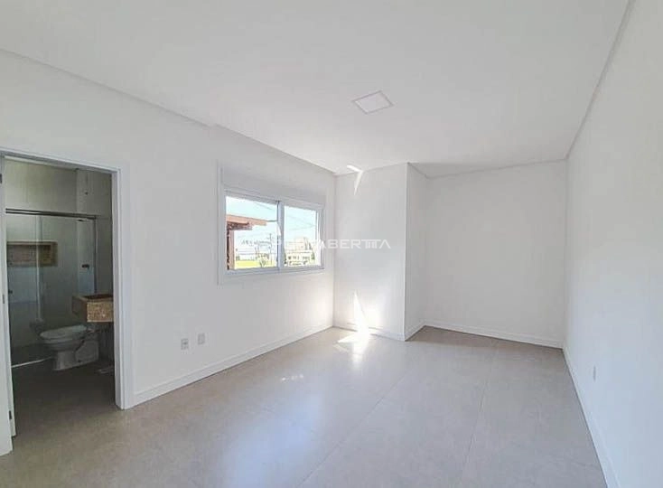 Casa com 04 suítes à venda no condomínio Las Palmas em Xangri-lá RS: 3ª foto da galeria de imagens do imóvel