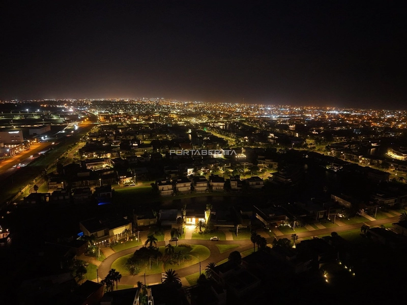Sobrado mobiliado e decorado, beira lago, condomínio Enseada: 3ª foto da galeria de imagens do imóvel