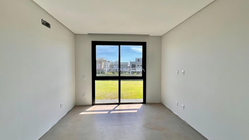 Sobrado novo, nunca habitado, condomínio Sunset: 8ª foto da galeria de imagens do imóvel